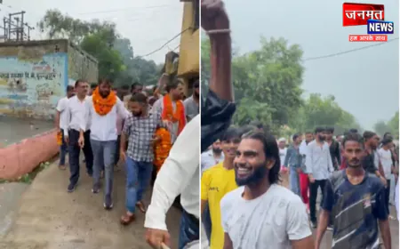 बुलंदशहर: सांसद पप्पू यादव पर जूता फेंकने वालों का फूल माला से किया स्वागत, निकाला रोड शो