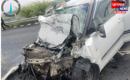 औरैया: बुंदेलखंड एक्सप्रेसवे पर खड़े ट्रक में घुसी कार, 2 की मौत 3 घायल