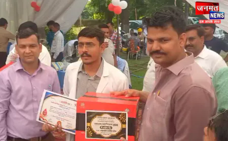 हरदोई: एमबीबीएस छात्रों समेत 102 रक्तवीरों ने किया रक्तदान, आबकारी मंत्री के जन्मदिन पर लगा नि:शुल्क स्वास्थ्य शिविर