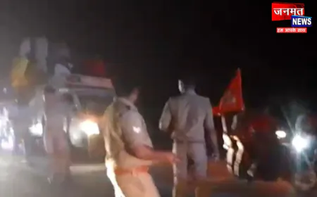फर्रुखाबाद: बाइक ने दो कावरियों के मारी टक्कर, पीछे से आ रहे तेज रफ्तार वाहन ने कुचला; दोनों की मौत