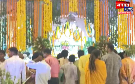 अयोध्या: सावन की फुहार के साथ राम नगरी में झूलनोत्सव की शुरुआत, झूले पर विराजे रामलला