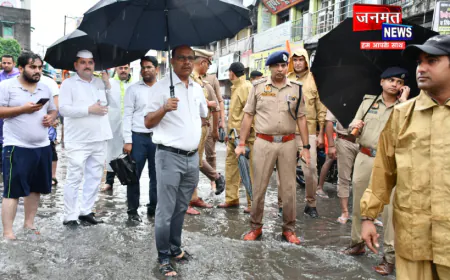 भारी बारिश में भी मुस्तैद रहा मुजफ्फरनगर प्रशासन, डीएम-एसएसपी ने कांवड़ मार्गों का किया निरीक्षण