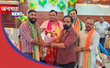 लखनऊ व्यापार मंडल में अमिताभ श्रीवास्तव की घर वापसी, सैकड़ों व्यापारियों ने ली संगठन की सदस्यता