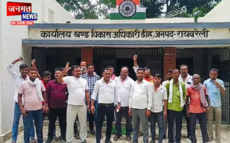 रायबरेली: पंचायत चुनाव जल्द कराने की मांग, संभावित प्रत्याशियों ने बीडीओ को सौंपा ज्ञापन
