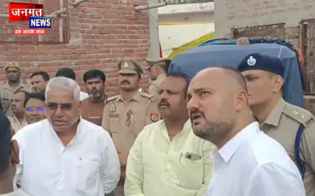 प्रतापगढ़: मकान की छत गिरने के हादसे के पीड़ित से प्रभारी मंत्री ने की मुलाकात, दिया यह आश्वासन
