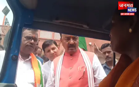 कौशाम्बी: ई-रिक्शा खरीद पर भड़के डिप्टी CM केशव मौर्य, जांच के दिए निर्देश