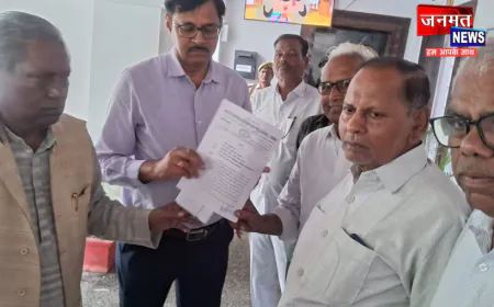 उरई: IAS रिंकू सिंह राही के पक्ष में आया जाटव समाज, सुरक्षा बढ़ाने की मांग को दिया बल