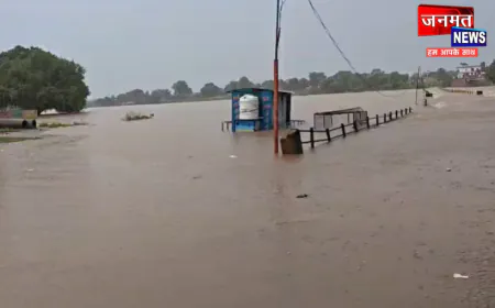 मिर्जापुर: बैराज का पानी छोड़े जाने से बाढ़ की स्थिति, दो दर्जन से अधिक गांवों का कटा संपर्क