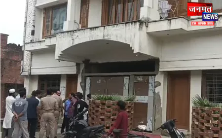 संभल: सपा विधायक के मुतवल्ली वाले निर्माण पर प्रशासन का शिकंजा, मौलाना आरिफ के घर नोटिस चस्पा