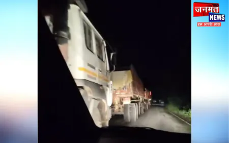 कुशीनगर: सीमा पर अवैध बालू लदे ट्रकों की कतार, पुलिस के 'ग्रीन सिग्नल' के इंतजार में खड़े हैं डंपर