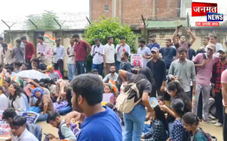 कन्नौज: इंजीनियरिंग कॉलेज में छात्रों ने किया प्रदर्शन, स्कॉलरशिप न आने से हैं नाराज