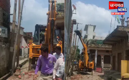 शाहजहांपुर: गौतम हत्याकांड के आरोपी के घर चला बुलडोजर, 31 जुलाई की रात चाकू से गोदकर हुई थी हत्या