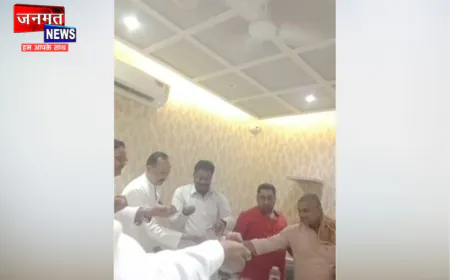 शाहजहांपुर: हाथ में जल लेकर पार्षदों ने भ्रष्टाचार करने की खाई कसम, वीडियो वायरल; मचा हड़कंप