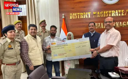 मुजफ्फरनगर: सड़क हादसे में दिवंगत होमगार्ड के परिवार को मिला आर्थिक संबल, मिली ₹40 लाख की बीमा राशि