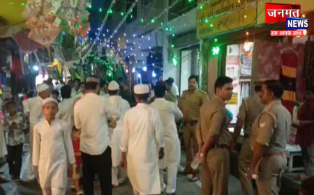 फर्रुखाबाद में शान से निकला ईद मिलादुन्नबी का जुलूस, सजावट से नजर आया उत्सव का माहौल