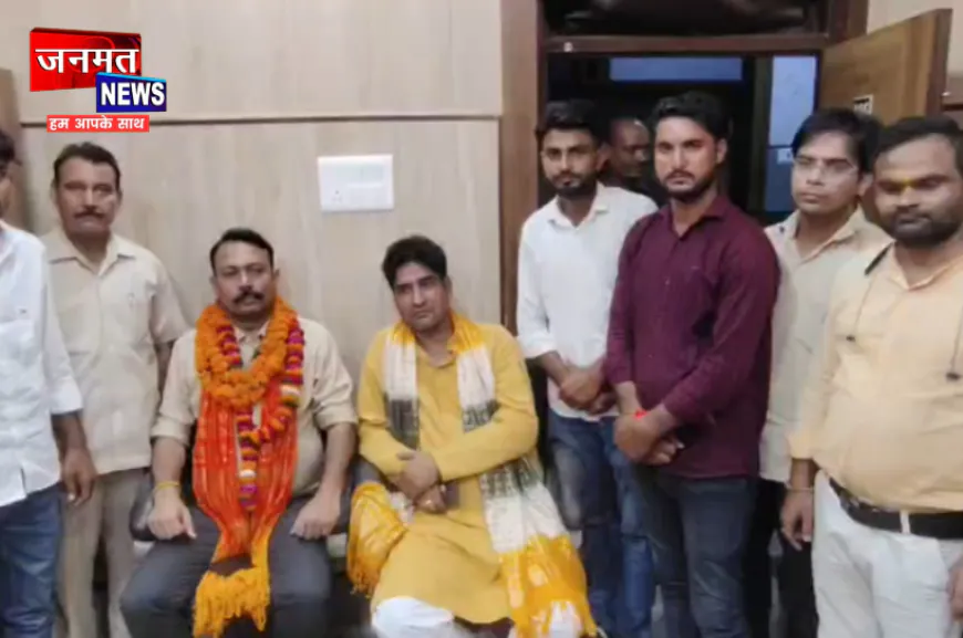 एटा पहुंचे राष्ट्रीय अधिकार मोर्चा के राष्ट्रीय अध्यक्ष, केंद्र और राज्य सरकार पर जमकर बरसे