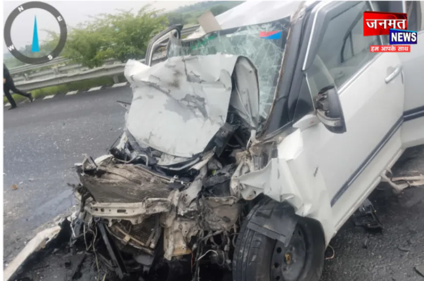 औरैया: बुंदेलखंड एक्सप्रेसवे पर खड़े ट्रक में घुसी कार, 2 की मौत 3 घायल