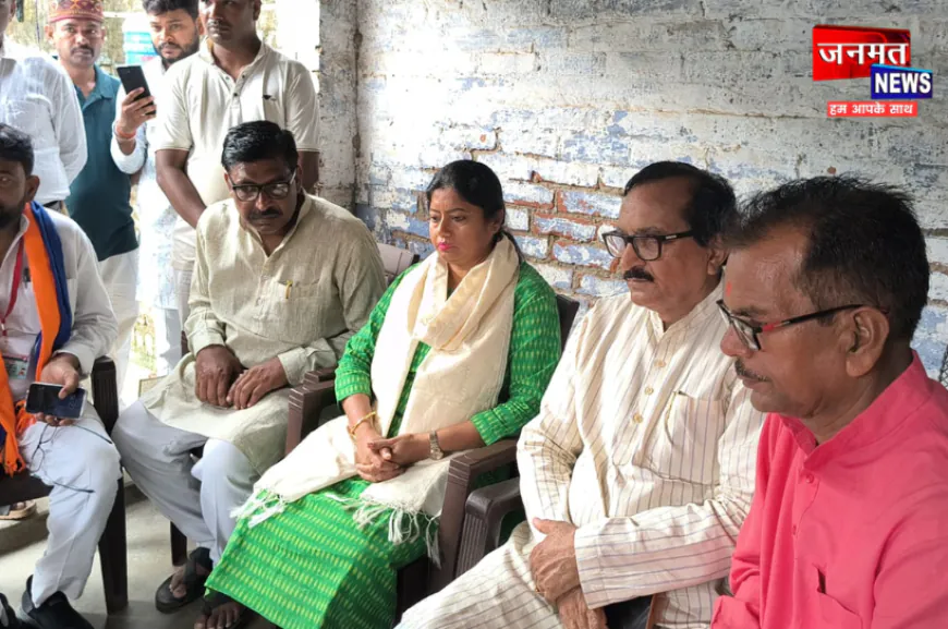 प्रतापगढ़: जर्जर मकान हादसे में अपनों को खो चुके अमन श्रीवास्तव से मिलीं विधायक पल्लवी पटेल, बंधाया ढांढस