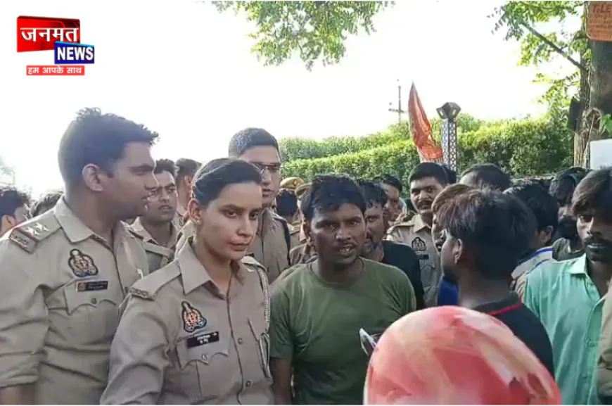 शाहजहांपुर: बाइक की दोहरी टक्कर से दो वर्षीय मासूम की मौत, परिजनों ने लगाया जाम; मौके पर पहुंचे अधिकारी