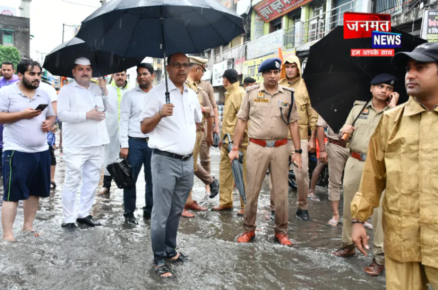 भारी बारिश में भी मुस्तैद रहा मुजफ्फरनगर प्रशासन, डीएम-एसएसपी ने कांवड़ मार्गों का किया निरीक्षण