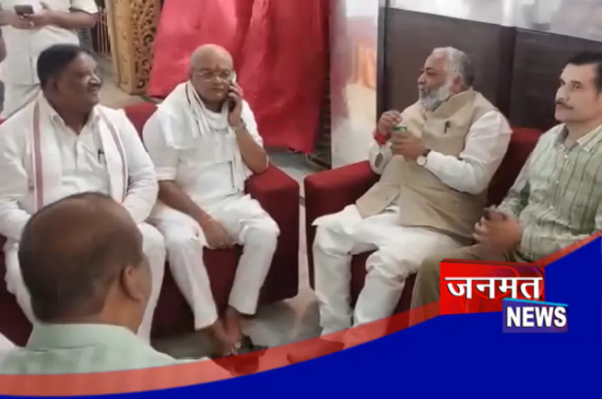 नेपाल सरकार के सख्त नियम पर परिवहन मंत्री दयाशंकर सिंह ने जताई चिंता, कहा- हमारे आत्मीय और व्यापारिक रिश्ते