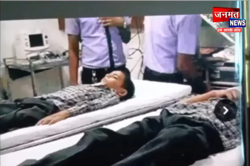 बरेली: नाबालिग ड्राइवर की लापरवाही से अनियंत्रित होकर पेड़ से टकराई बस, कई बच्चे गंभीर घायल