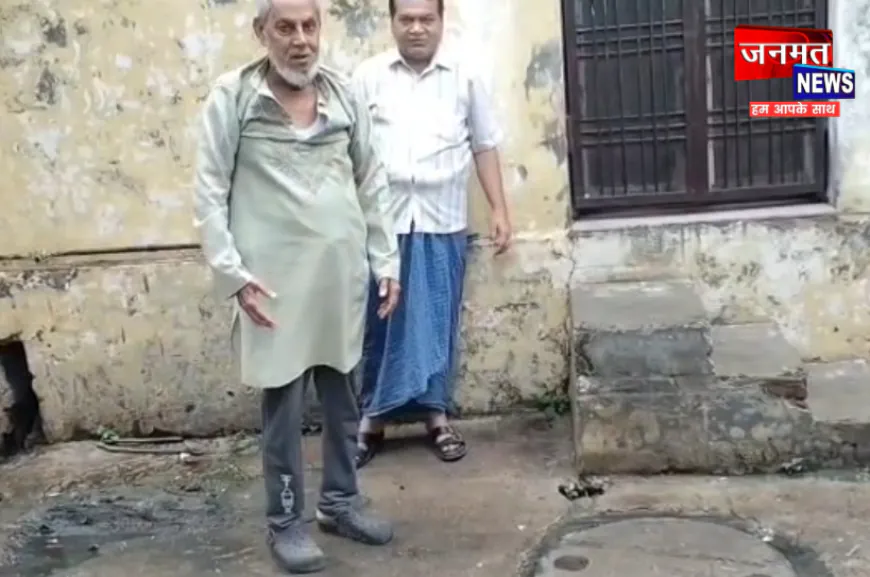 अयोध्या: सड़क पर बह रहा सीवर का गंदा पानी, जल निगम के जेई पर लापरवाही का आरोप