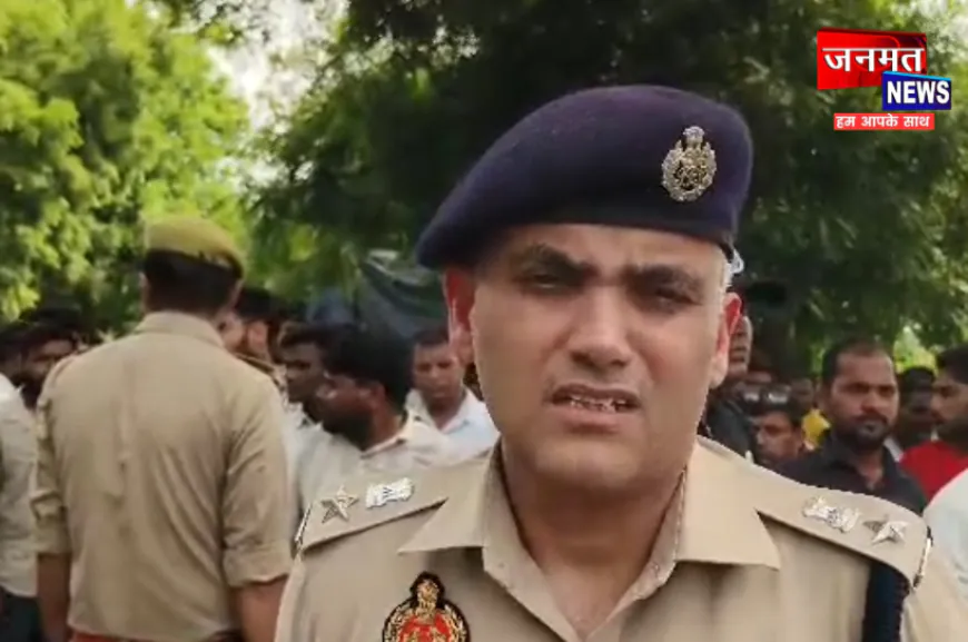 अलीगढ़: ट्रक के कुचलकर दरोगा समेत तीन की मौत, हिरासत में ट्रक चालक; जांच में जुटी पुलिस