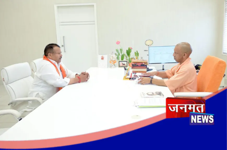मुख्यमंत्री योगी से मिले पूर्व विधायक राघवेन्द्र सिंह, सिद्धार्थनगर-डुमरियागंज के विकास कार्यों पर हुई चर्चा