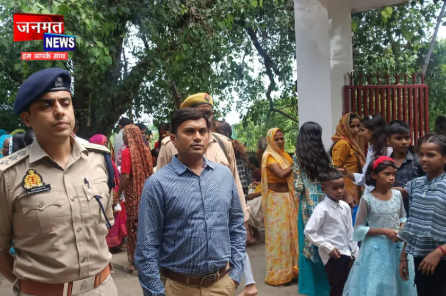 औरैया: सावन के अंतिम सोमवार पर भयानकनाथ मंदिर पहुंचे अधिकारी, सुरक्षा व्यवस्था का लिया जायजा