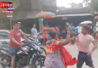 हरदोई के पाली में तीन महिलाओं ने युवक को दौड़ा-दौड़ाकर चप्पलों से पीटा, वीडियो वायरल