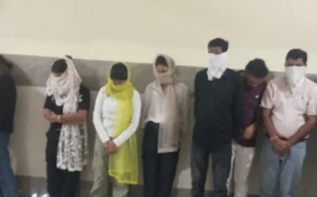 अलीगढ़ पुलिस ने अनैतिक देह व्यापार गिरोह का किया भंडाफोड़, चार पुरुष, पांच महिला समेत नौ लोग गिरफ्तार