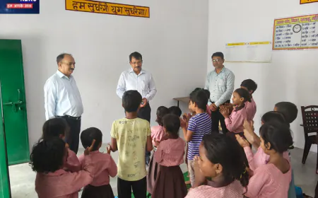उरई के जिलाधिकारी ने प्राथमिक विद्यालय बघौरा का किया औचक निरीक्षण, बच्चों से संवाद कर स्वयं बने शिक्षक
