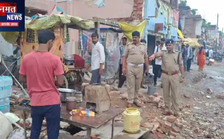 चंदौली: अतिक्रमण के खिलाफ चला पुलिस का अभियान, दुकानदारों और वाहन चालकों को दी गई चेतावनी