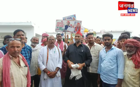 चंदौली: शिक्षक दिवस पर सपा ने शिक्षकों का किया सम्मान, बंद स्कूलों को फिर से खोलने का वादा