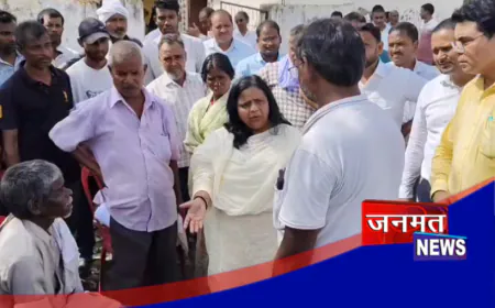कुशीनगर: मुसहर बस्ती में पहुंची योजनाओं की चौपाल, एक सप्ताह में दस्तावेज दुरुस्त कराने के निर्देश