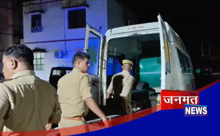 कौशांबी: कंटेनर में डीसीएम ने मारी जोरदार टक्कर, चालक की मौत; एक युवक घायल