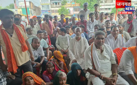चन्दौली: स्थायी फल-सब्जी मंडी और वेंडिंग जोन की मांग को लेकर विक्रेताओं की बैठक, आंदोलन की चेतावनी