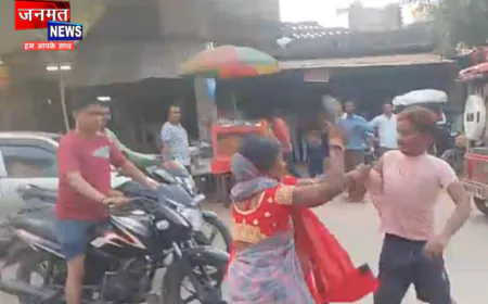 हरदोई के पाली में तीन महिलाओं ने युवक को दौड़ा-दौड़ाकर चप्पलों से पीटा, वीडियो वायरल
