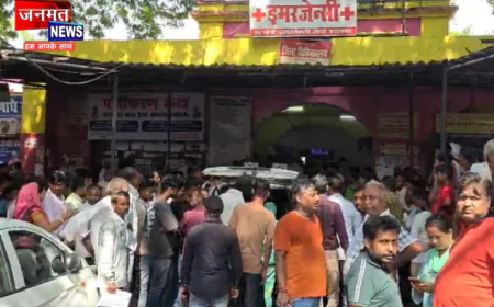 सीतापुर में गणेश उत्सव के दौरान बड़ा हादसा, छज्जा गिरने से महिला की मौत; कई घायल