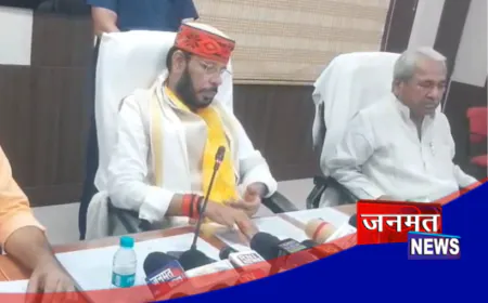 सीतापुर में अतिवृष्टि के बीच सियासी वार, प्रभारी मंत्री मनोज पाण्डेय ने SIR और विपक्ष पर साधा निशाना