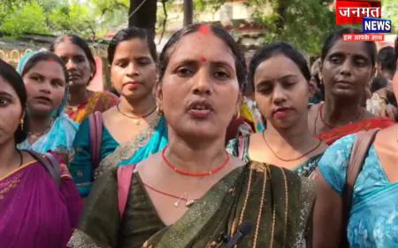 मिर्जापुर में समूह सखियों ने 7 सूत्रीय मांगों को लेकर डीएम को सौंपा ज्ञापन, स्थायी नियुक्ति की मांग