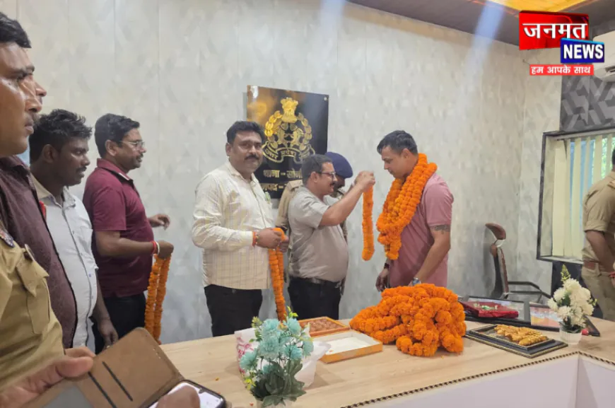 सोनौली कोतवाल महेंद्र कुमार मिश्रा की भावभीनी विदाई, व्यापारियों ने फूल-मालाओं से किया सम्मान