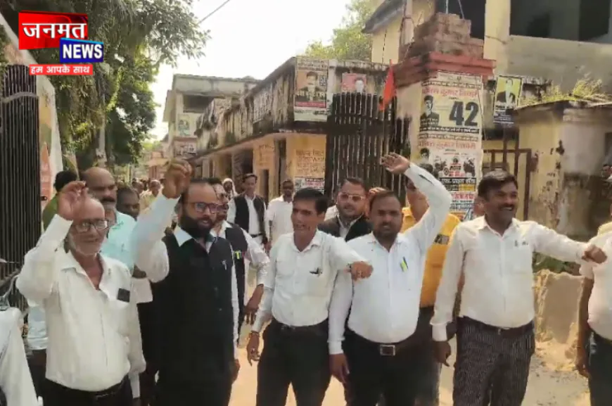 प्रतापगढ़ की पट्टी तहसील में अधिवक्ताओं ने की तालाबंदी, पुलिस प्रशासन के खिलाफ नारेबाजी