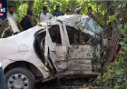 कुशीनगर में रफ्तार का कहर, अनियंत्रित होकर पेड़ से टकराई कार; भीषण हादसे में 4 की मौत