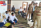 मुजफ्फरनगर में आचार संहिता के बीच प्रदर्शन का मामला, ब्लैकलिस्टेड ठेकेदार पर बिना अनुमति धरने का आरोप