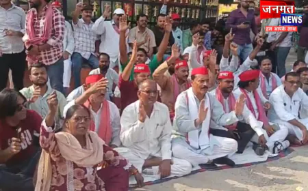 शाहजहांपुर: अखिलेश यादव की गिरफ्तारी पर सपा का विरोध प्रदर्शन, लोकतंत्र की हत्या का लगाया आरोप