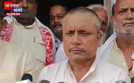 चंदौली में कांग्रेस ने मनाया भारतीय लोकतंत्र का काला दिवस, राहुल-प्रियंका के साथ बदसलूकी के विरोध में प्रदर्शन