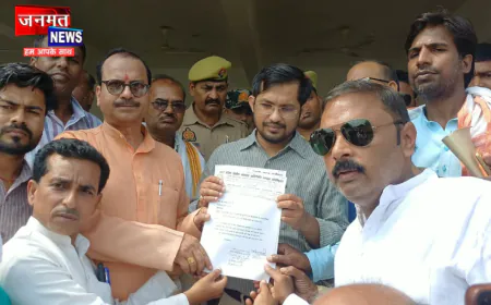 चंदौली: व्यापारियों ने यूपीआई पर MDR शुल्क लगाने के प्रस्ताव का किया विरोध, डीएम को सौपा ज्ञापन