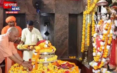 बलरामपुर: CM योगी ने किए मां पाटेश्वरी के दर्शन, स्वस्थ-समृद्ध प्रदेश के लिए की प्रार्थना